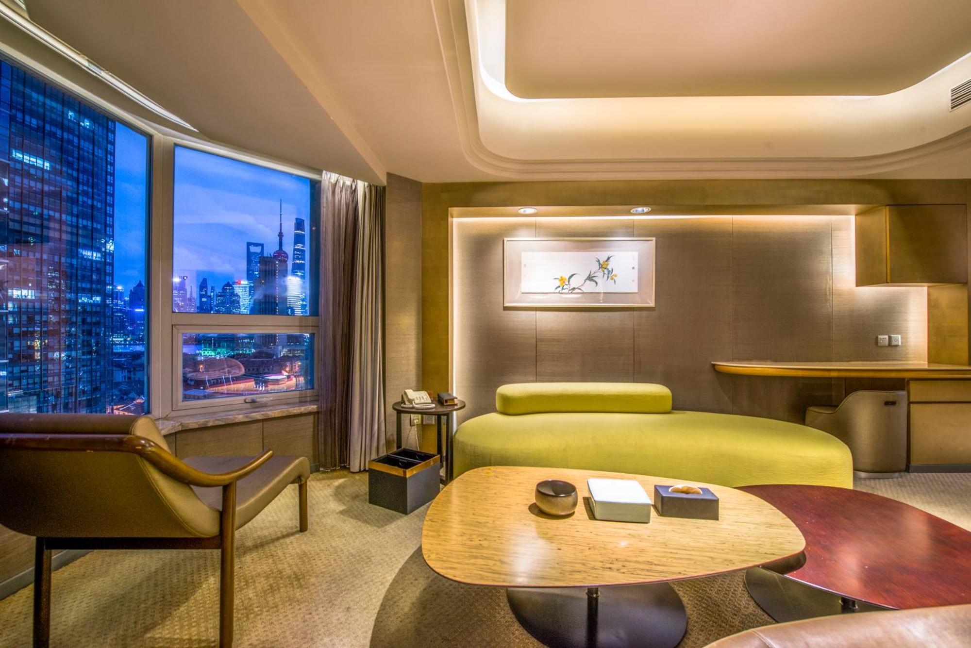 Hotel Elegant International - Bund Sichuan Road North Metro Branch