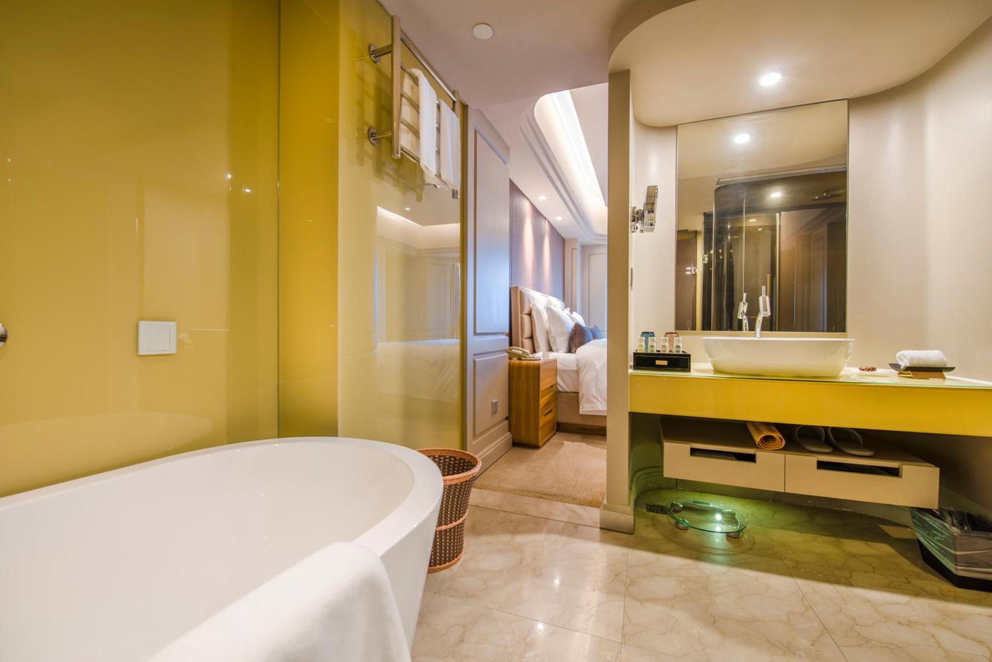 Hotel Elegant International - Bund Sichuan Road North Metro Branch Shanghai