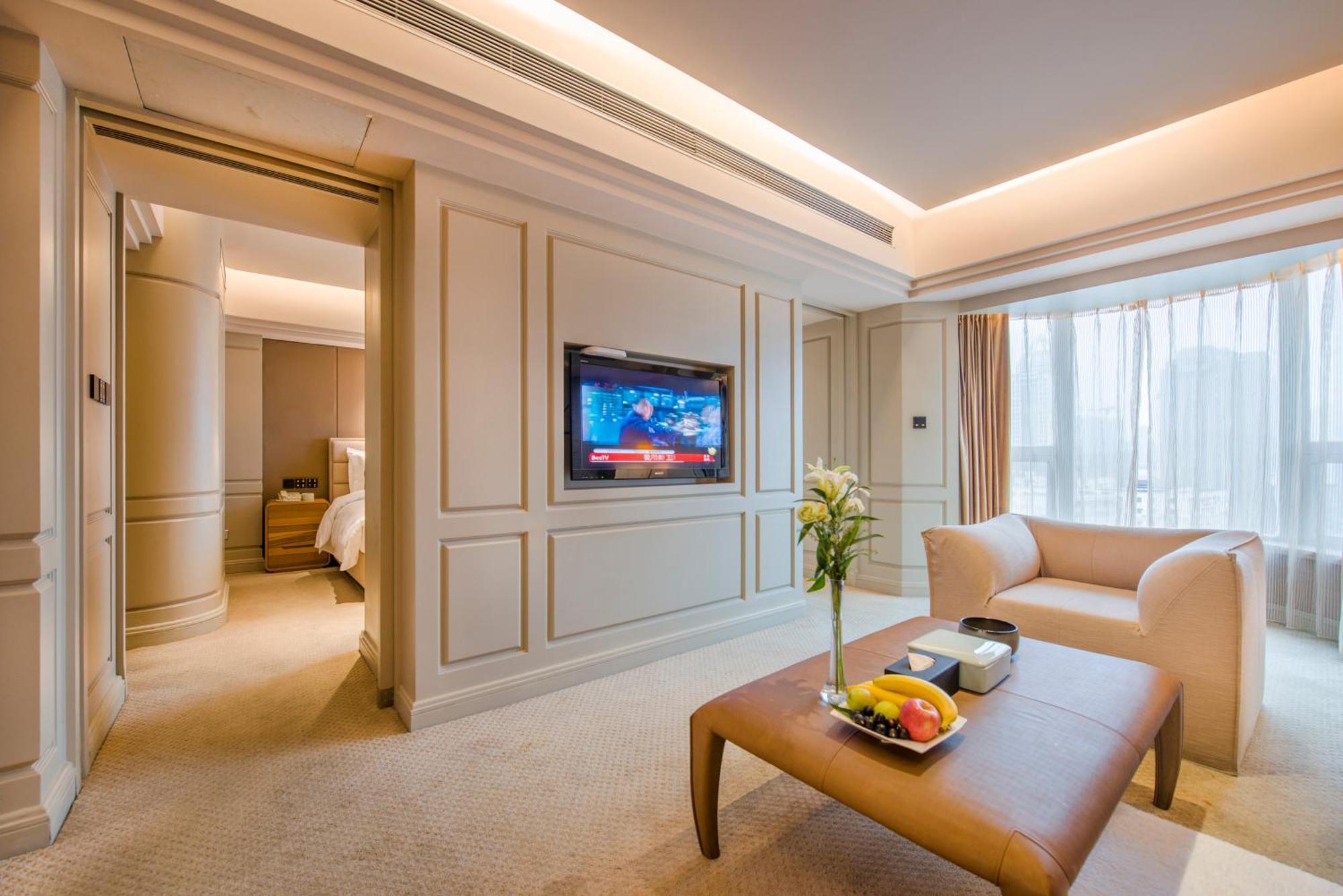 Elegant International - Bund Sichuan Road North Metro Branch 5* Shanghai