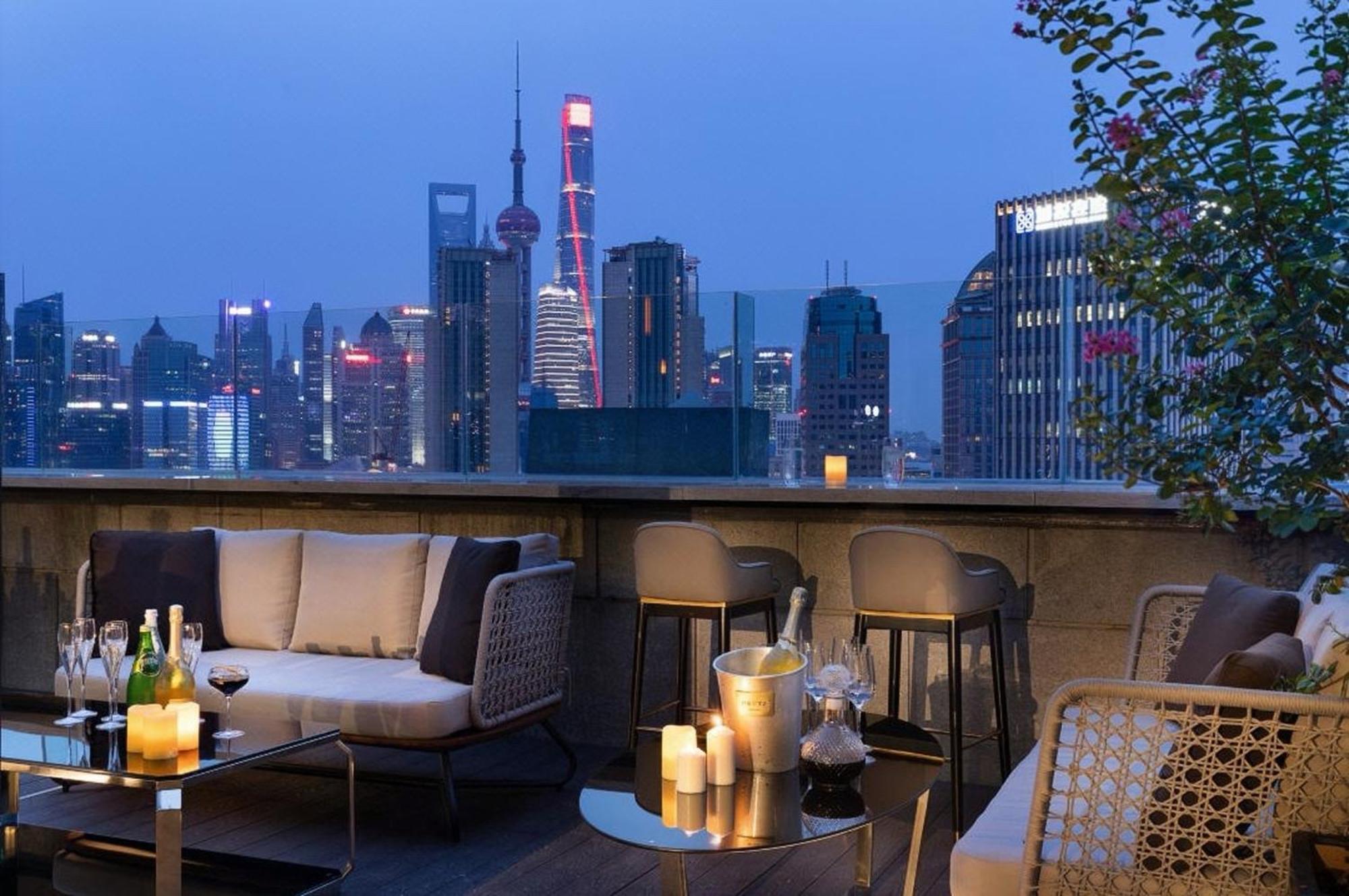 Elegant International - Bund Sichuan Road North Metro Branch