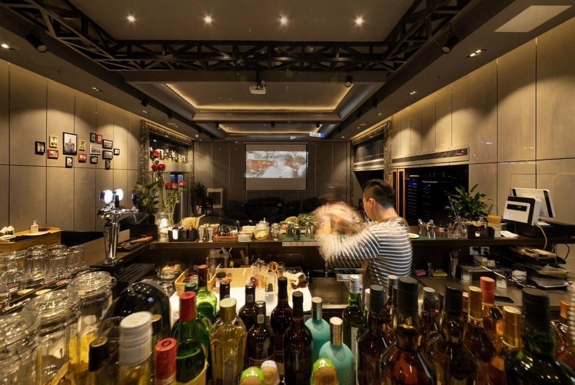 Elegant International - Bund Sichuan Road North Metro Branch 5*
