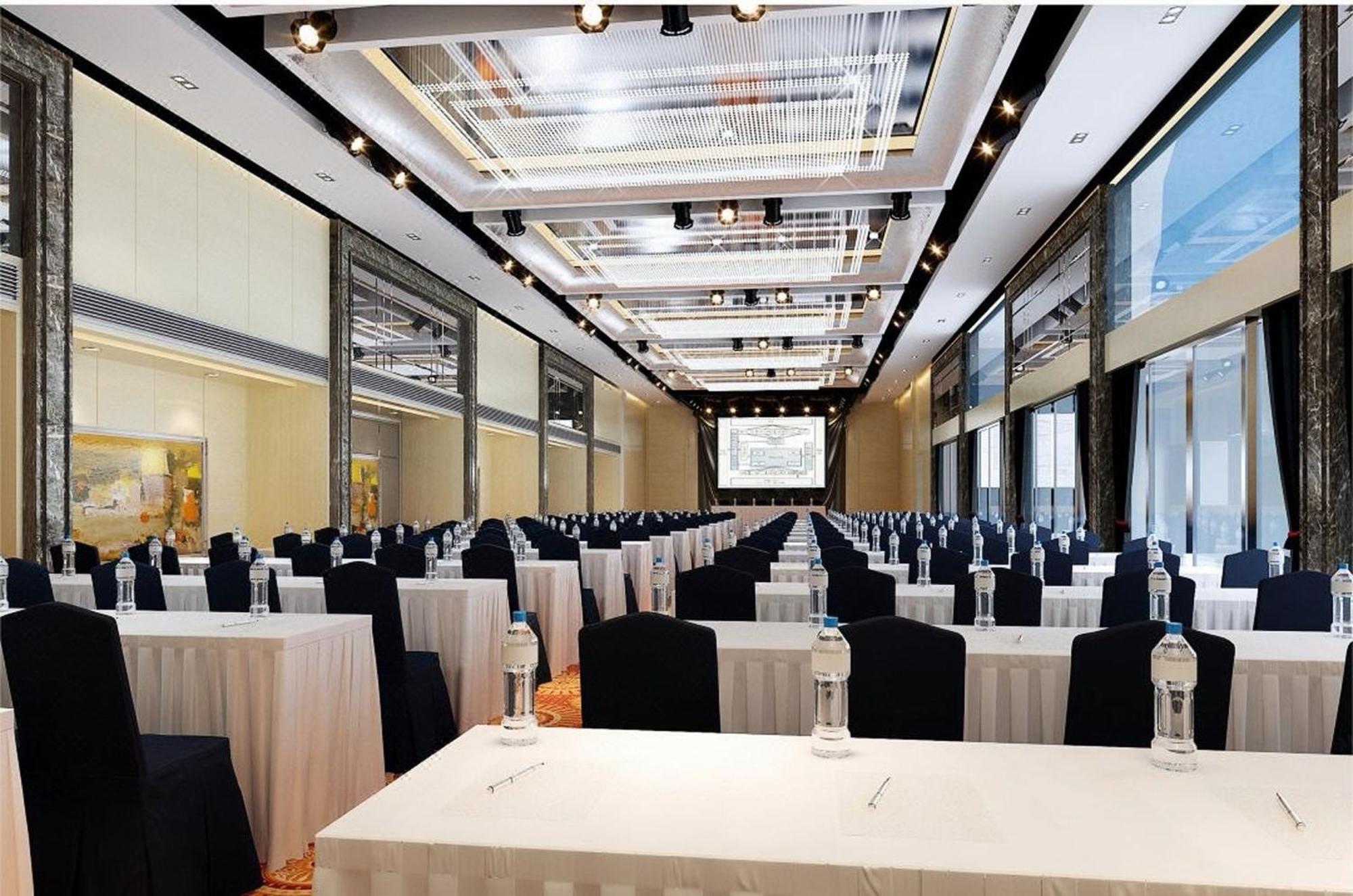 Elegant International - Bund Sichuan Road North Metro Branch Hotel